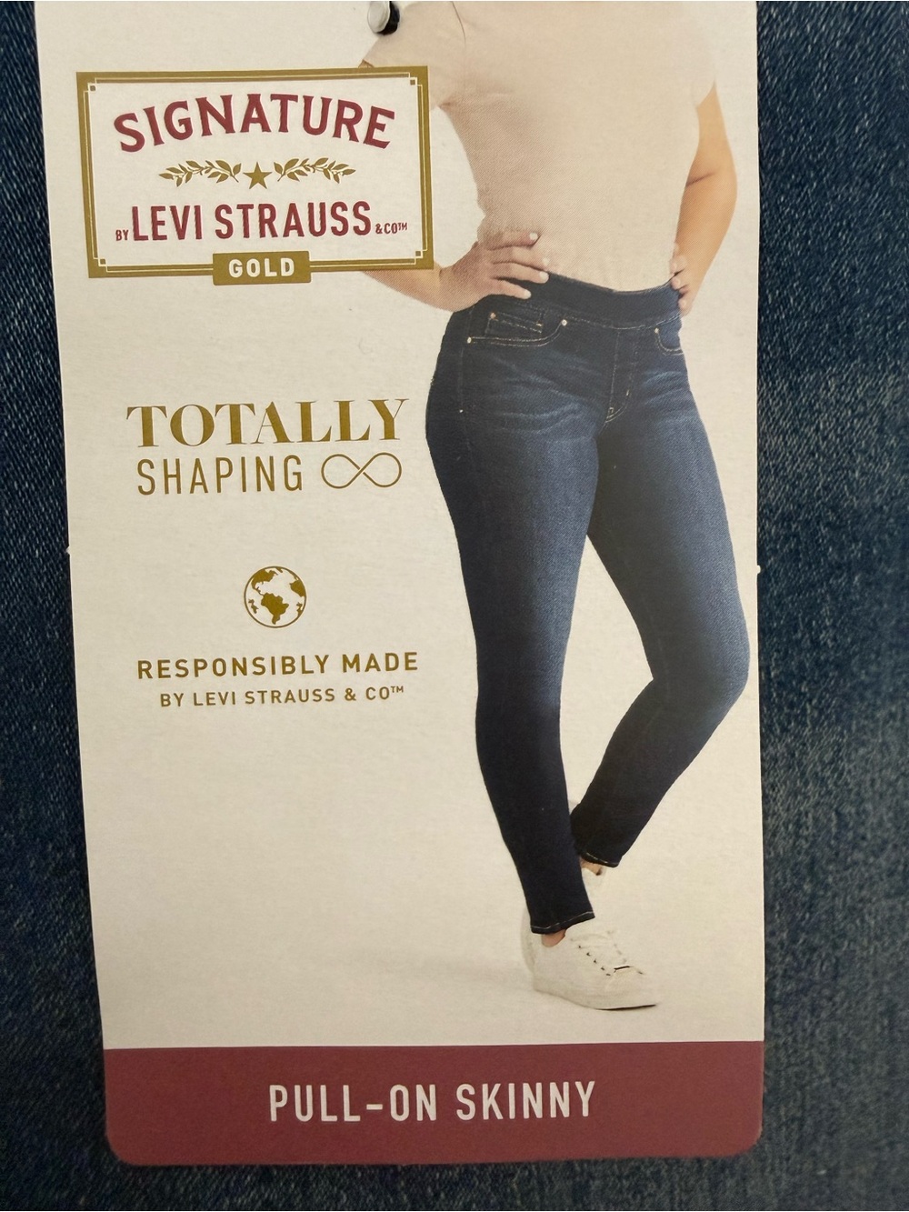 Signature by Levi Strauss Pull-On Skinny Jeans - Dark Blue. Size 20.